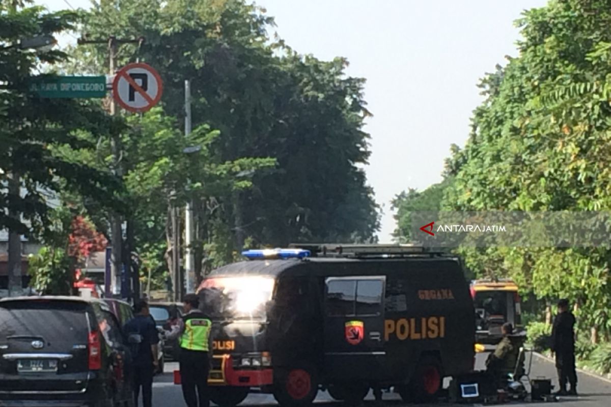 Ibu dan Anak Ledakkan Diri di GKI Diponegoro Surabaya (Video)