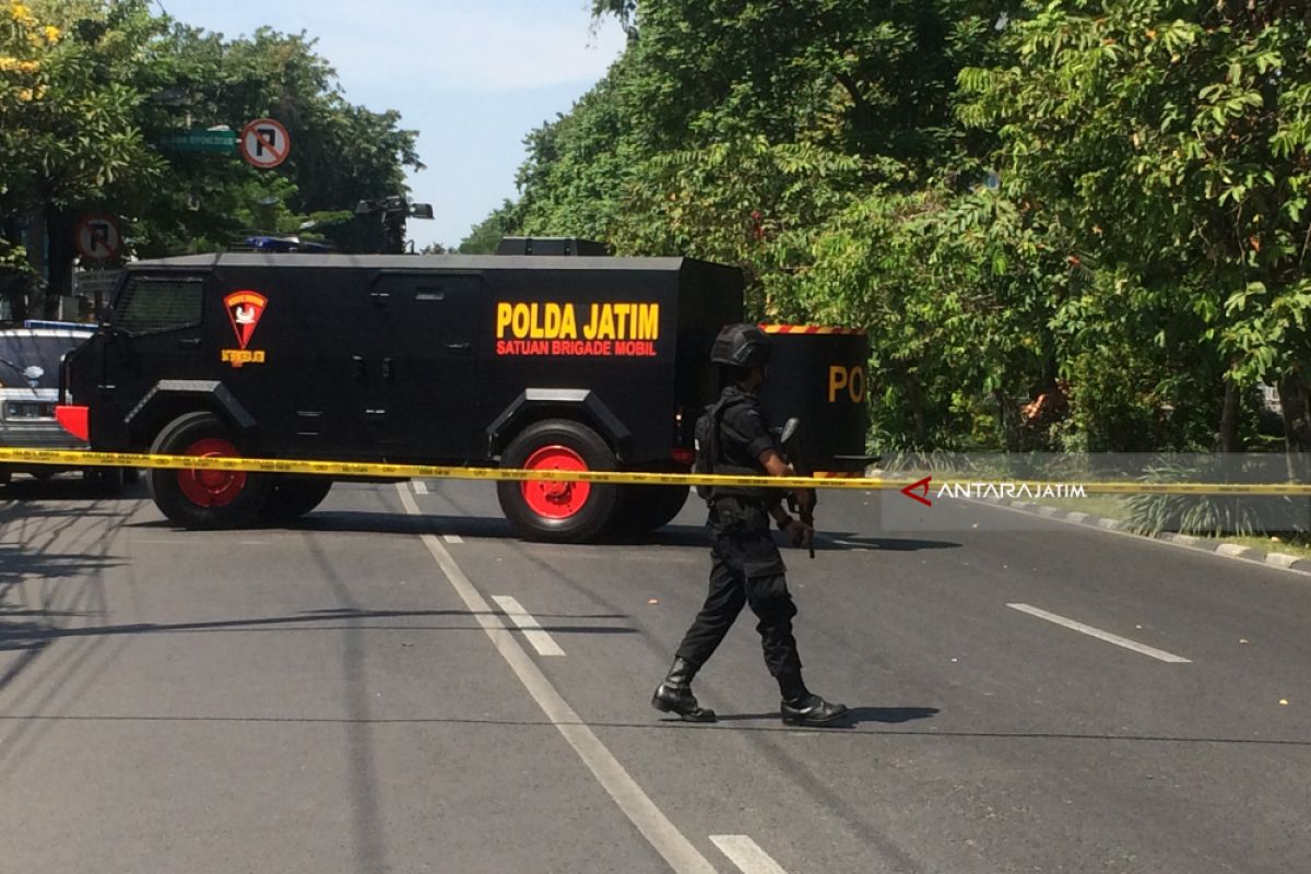 Polisi Ledakkan Sisa Bom di GKI Diponegoro Surabaya (Video)