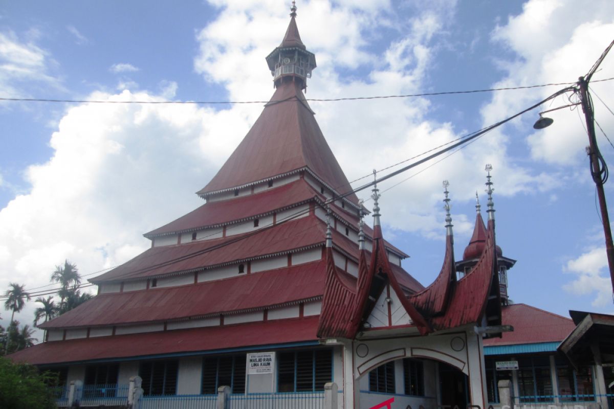 Masjid kuno Limo Kaum Tanah Datar akan direvitalisasi untuk mengembalikan ke kondisi aslinya