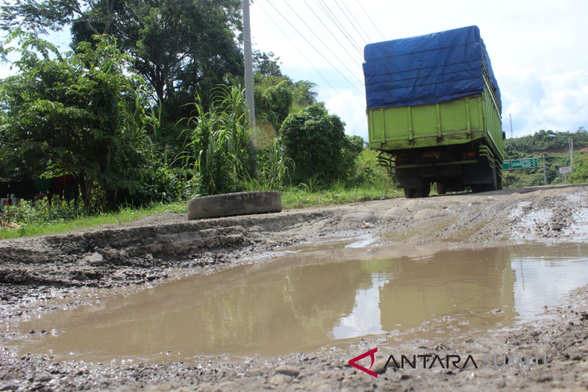 Jalan lintas di Padangsidimpuan luput dari perhatian