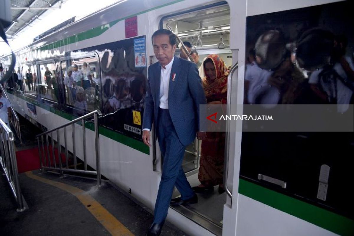 Warga Padang Sudah Bisa Nikmati Kereta Bandara