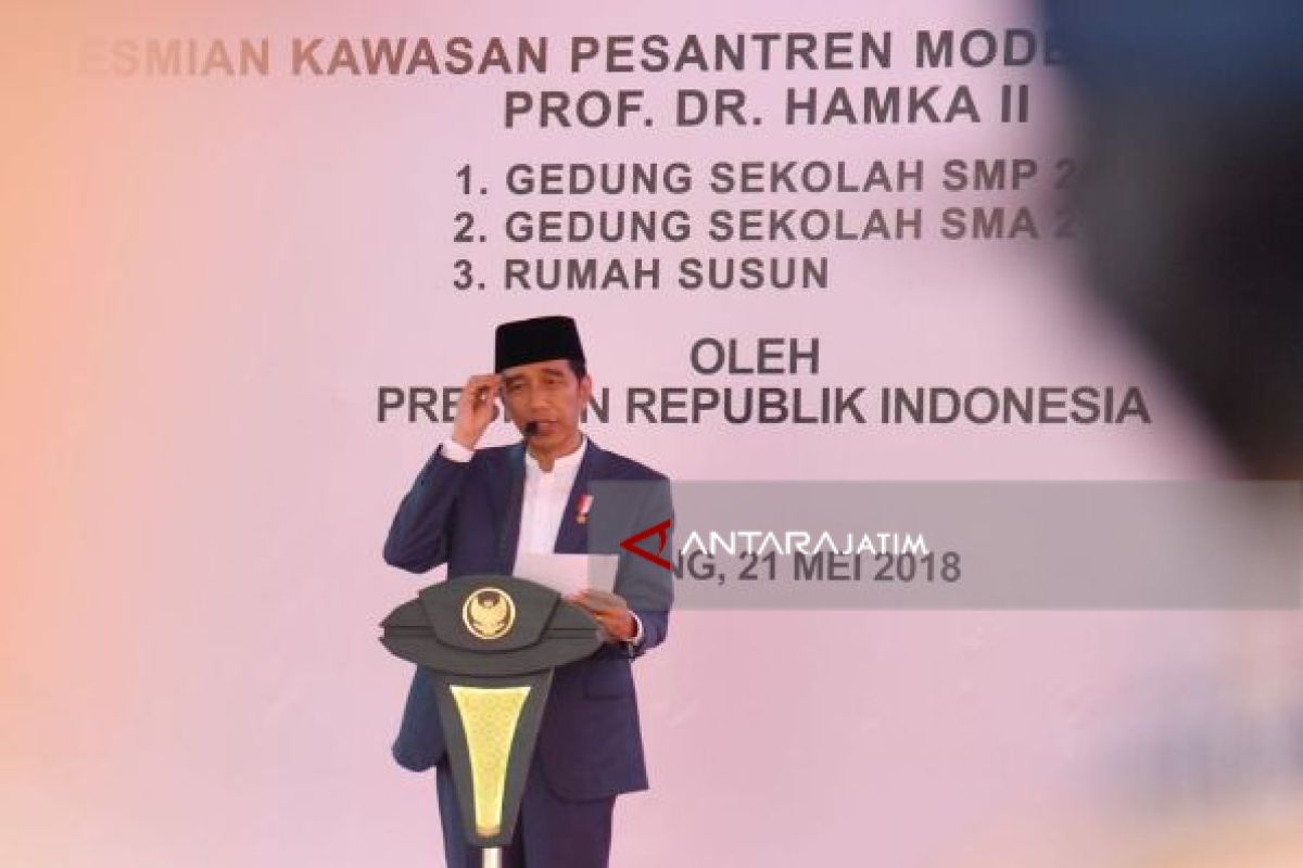 Presiden Jokowi Resmikan Pesantren Modern Hamka Padang