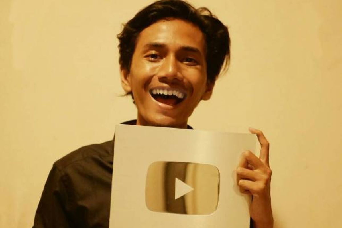 Mahasiswa IPB jadi Orang Indonesia pertama peraih creator award  dari youtube