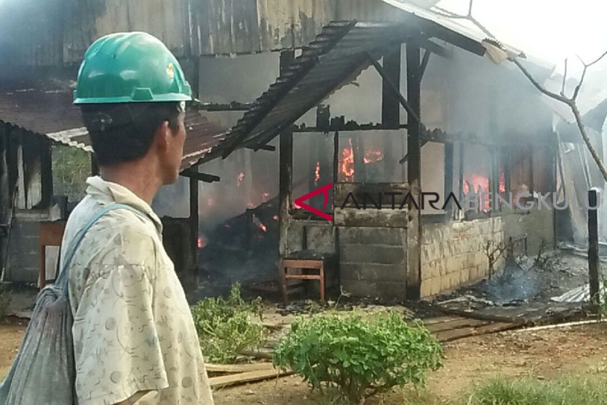 Dana pembangunan gudang logistik bencana Mukomuko berkurang