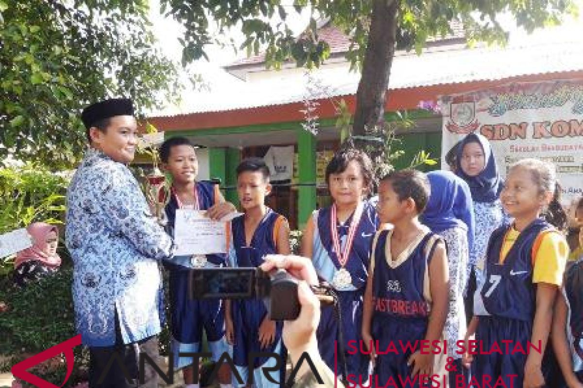 Murid kelas enam SD jadi kepsek sehari