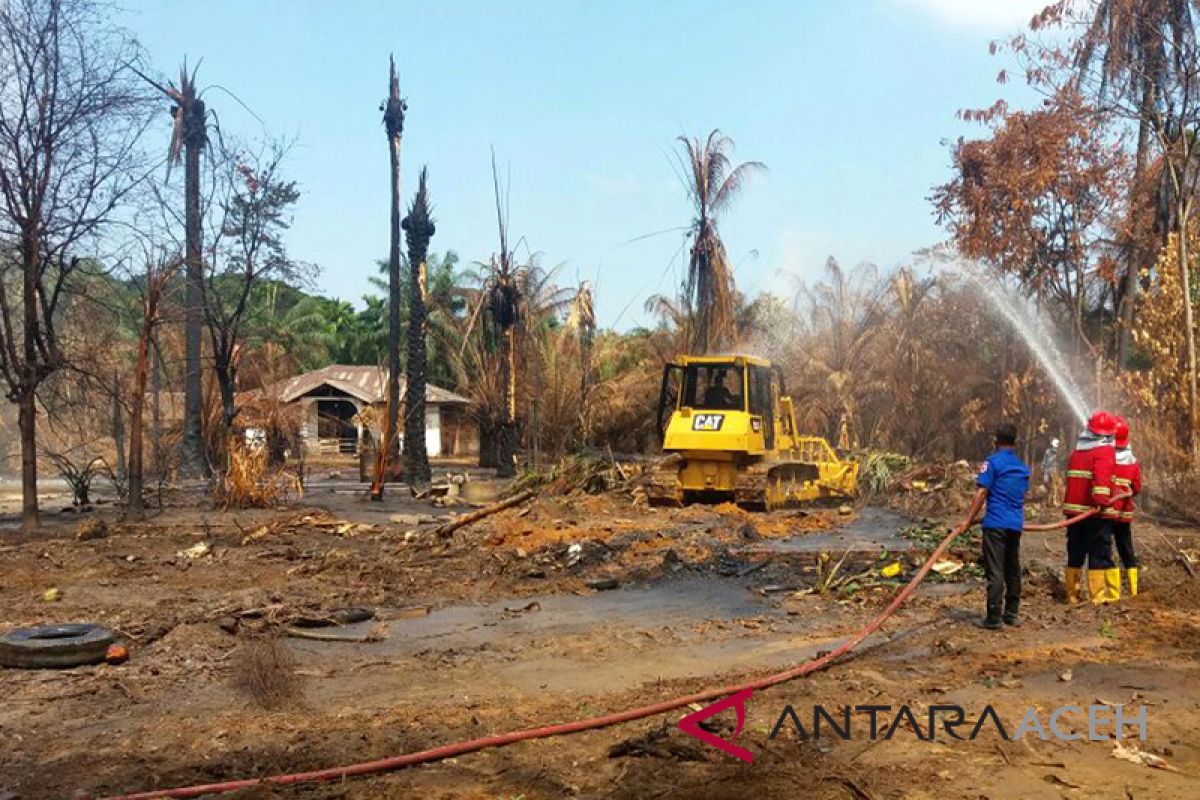 Pemkab terus lakukan pembersihan lokasi sumur minyak