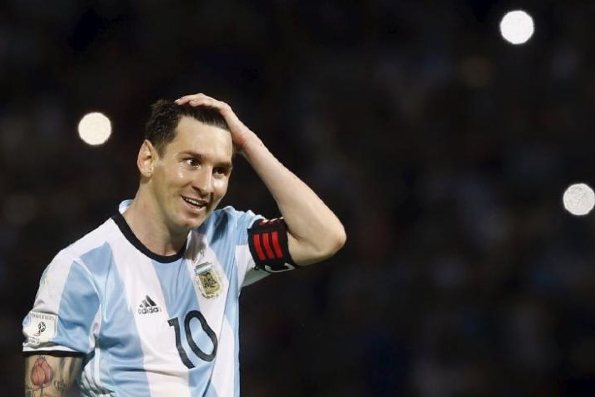 Ketua PFA Rajoub minta para penggemar bakar foto Messi