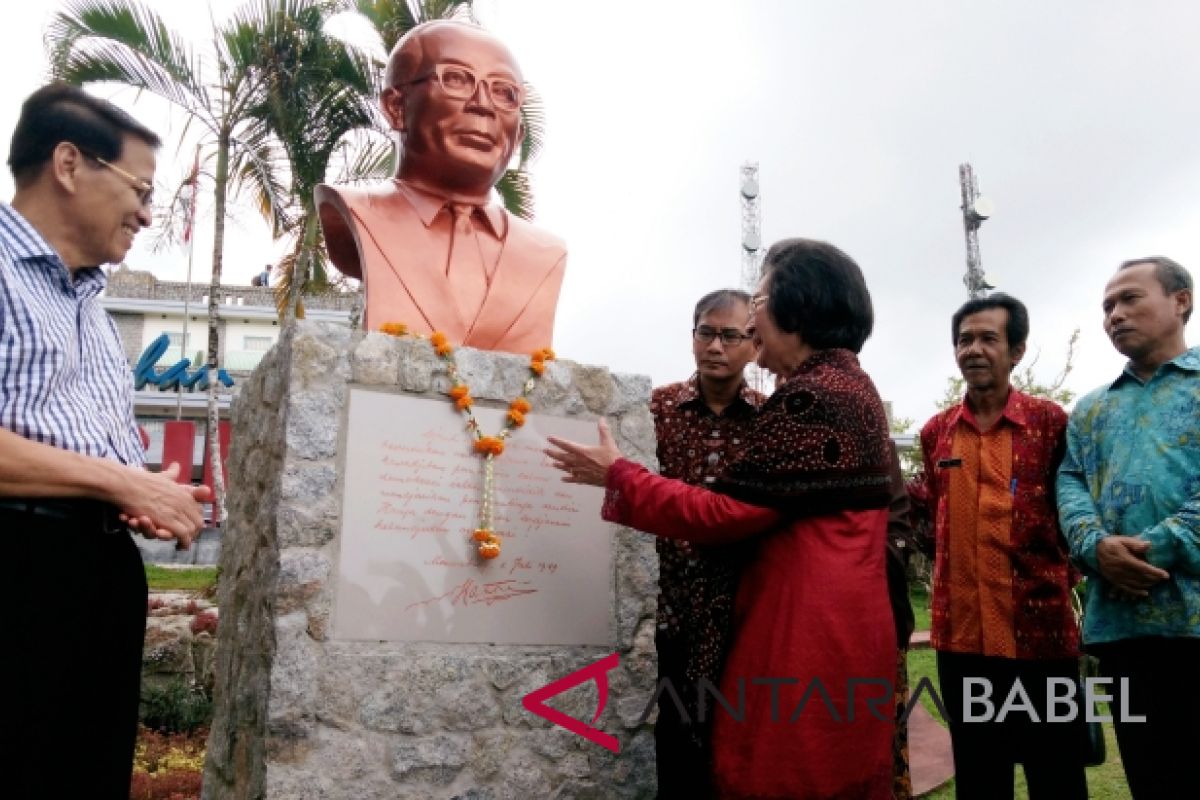 Meutia Hatta resmikan Tugu Bung Tatta di Muntok