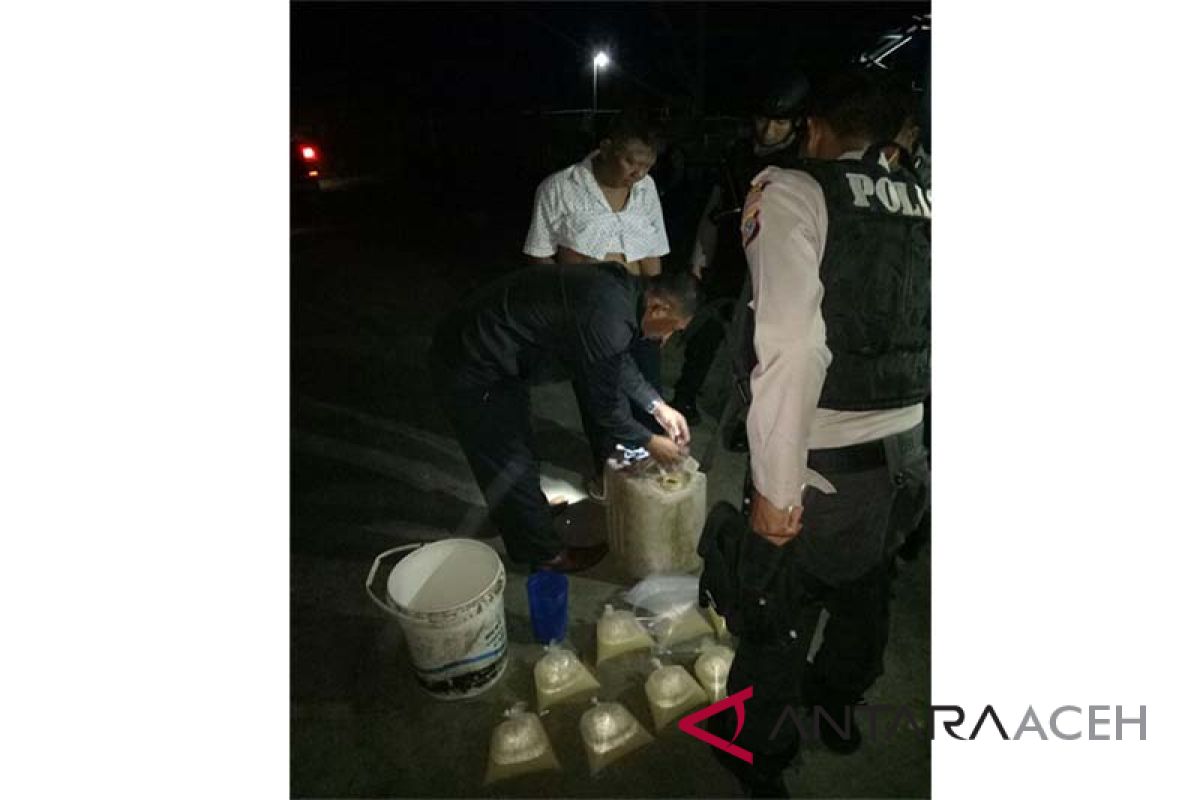 Polres Paser  musnahkan 536 botol miras dan narkoba