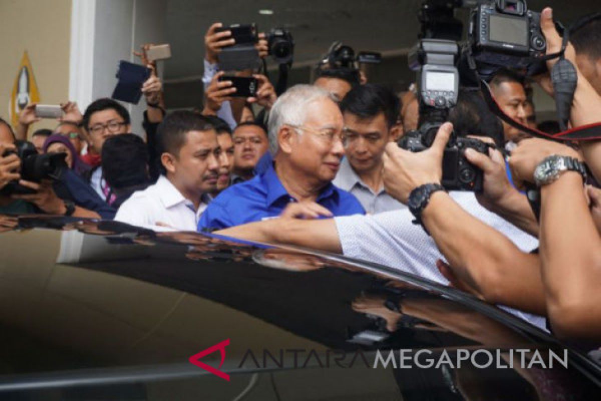 Najib Abdul Razak ditahan atas tuduhan korupsi