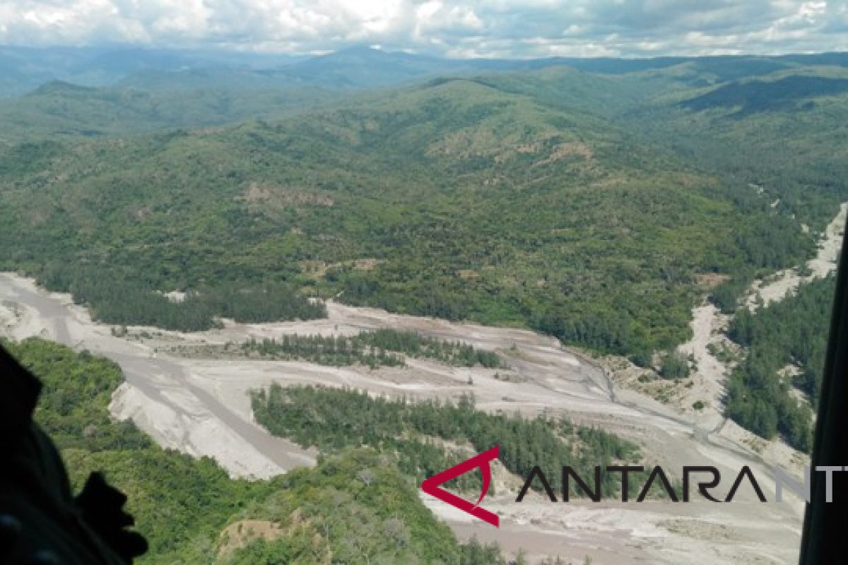 Jalan menuju tapal batas negeri harus beraspal