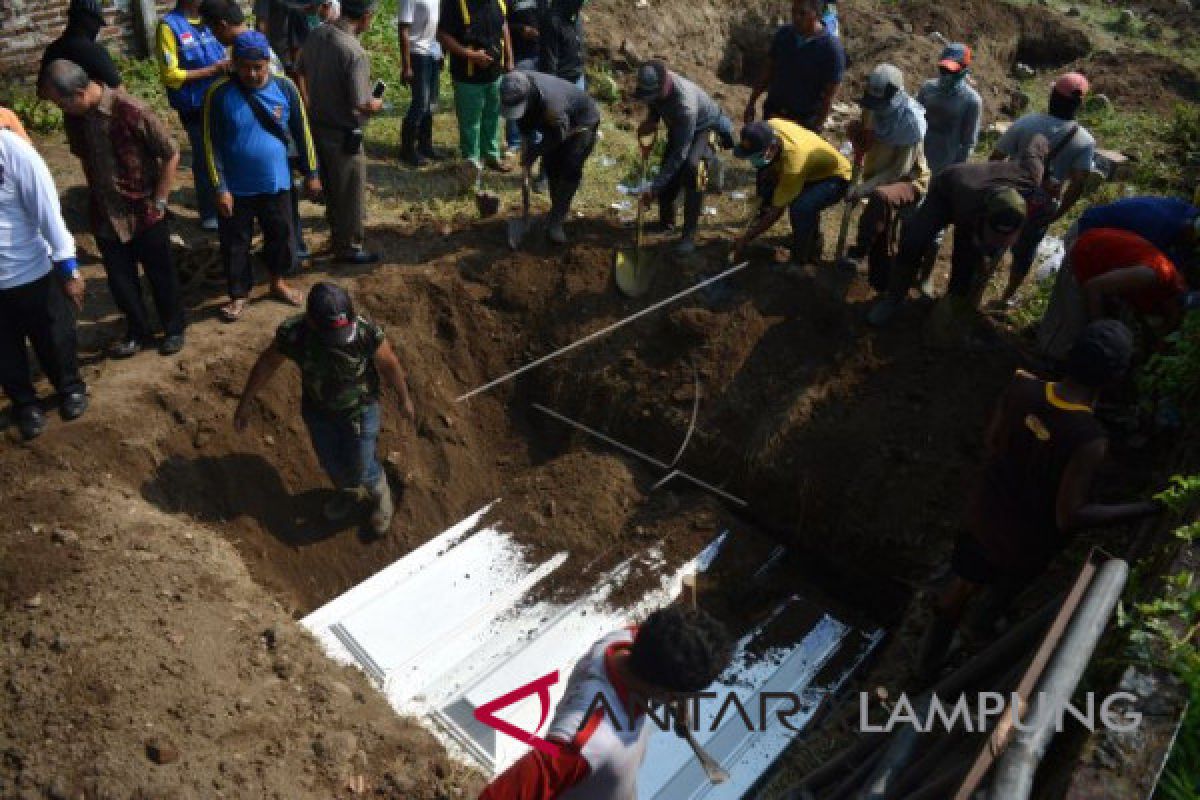 Empat terduga teroris dimakamkan di pemakaman orang tak dikenal