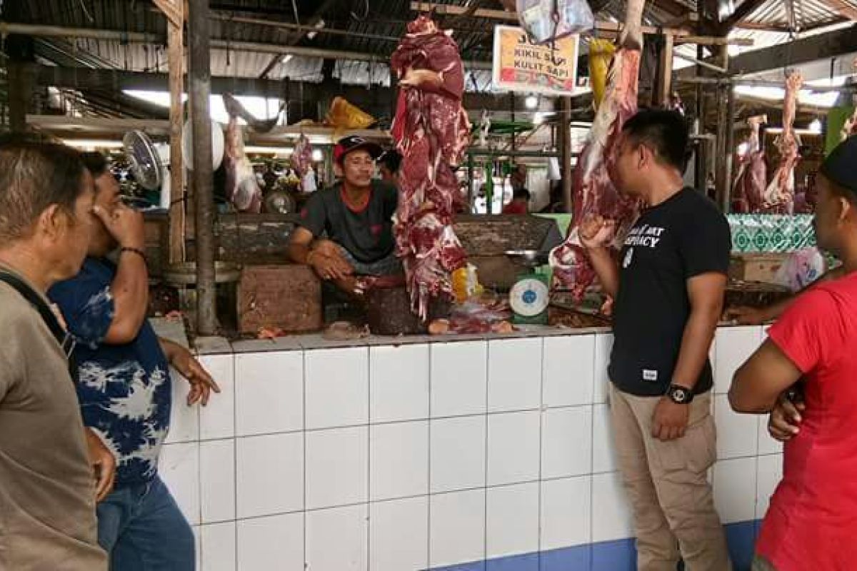 Disperindagkop Paser pastikan tidak ada peredaran daging babi