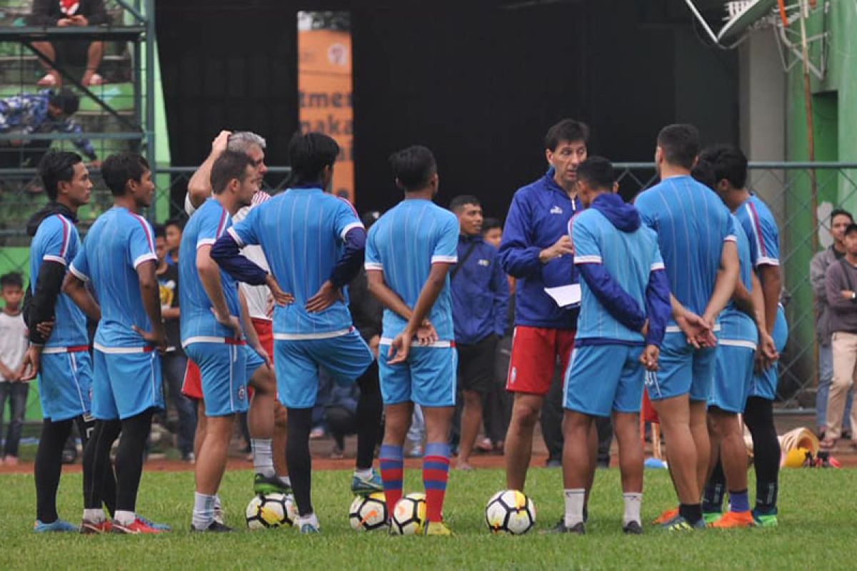 Arema kerja keras keluar dari zona degradasi