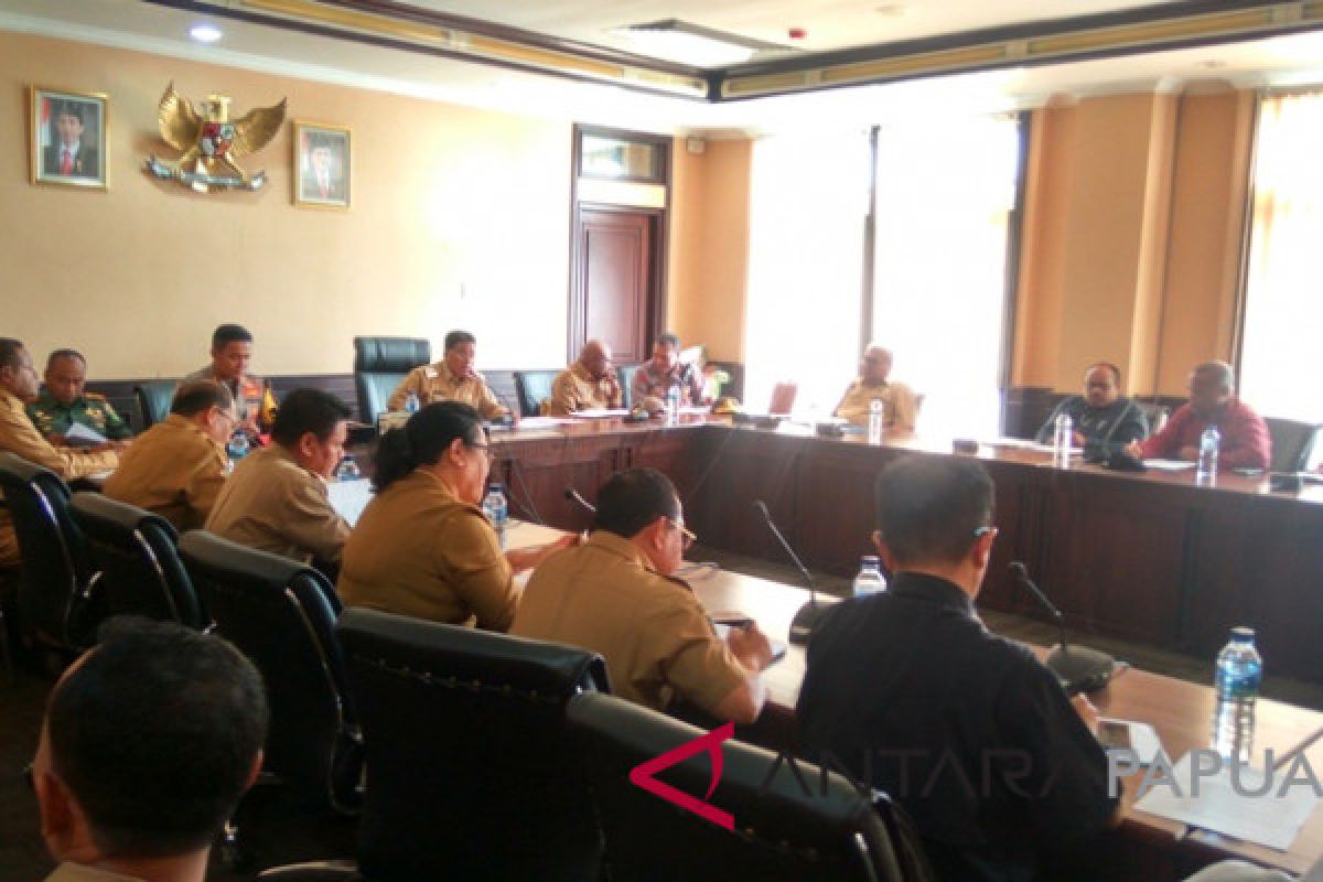 Plt Bupati Mimika perintahkan pimpinan OPD percepat pembangunan