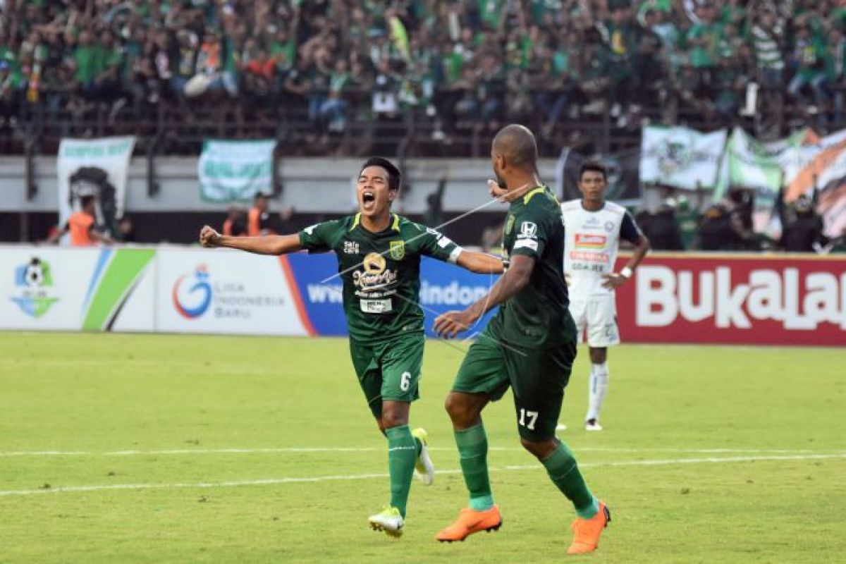 Persebaya menangi derby panas kontra Arema