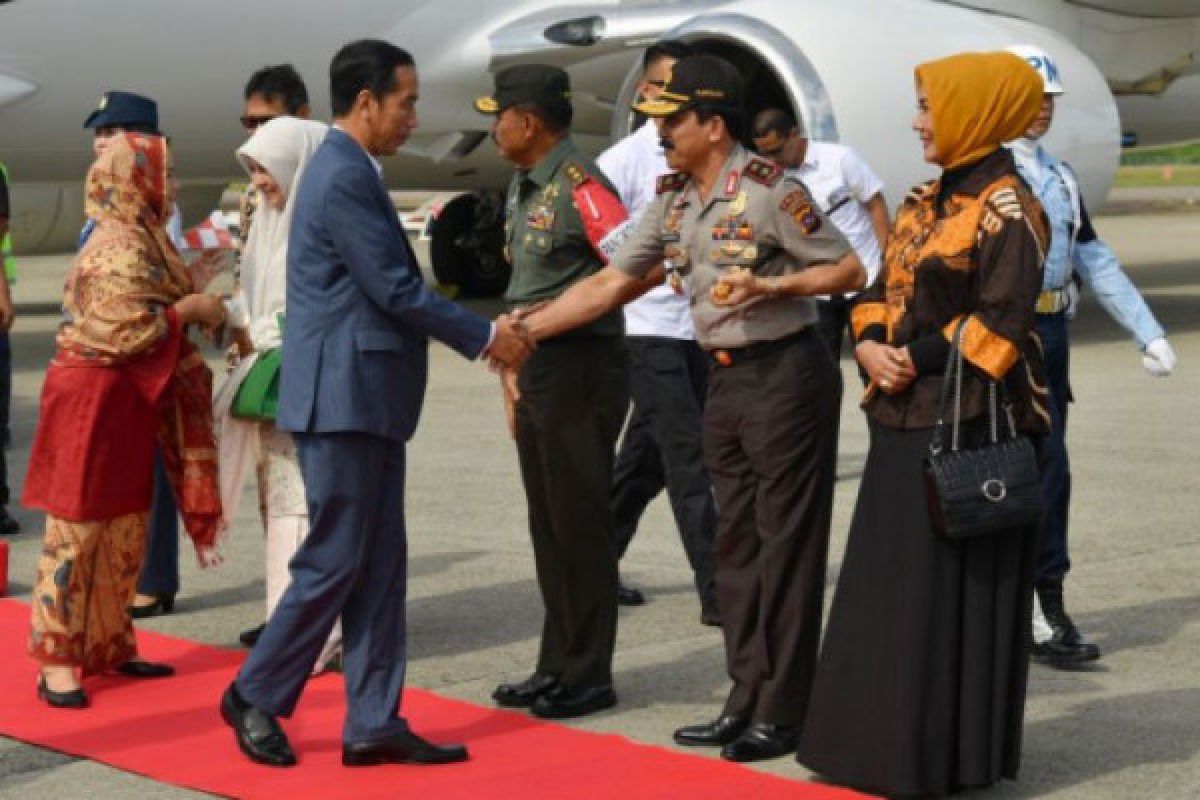 Presiden resmikan KA Bandara Internasional Minangkabau