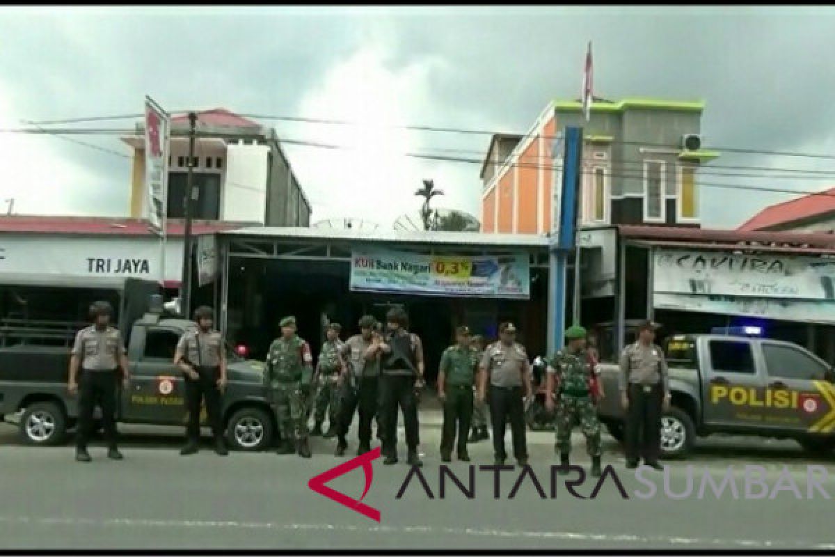Tim gabungan TNI-Polri Pasaman Barat gelar patroli antisipasi teror