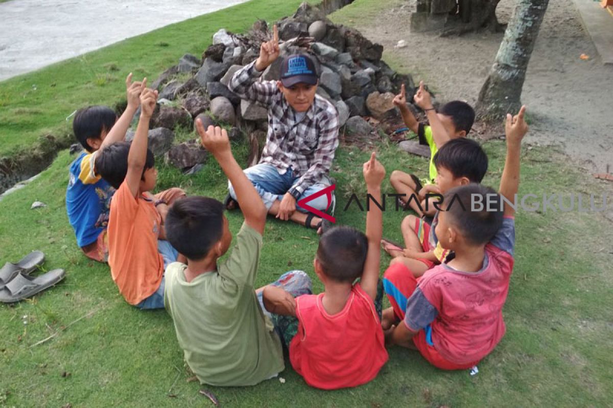 Pemuda Adat Bengkulu dirikan sekolah alam