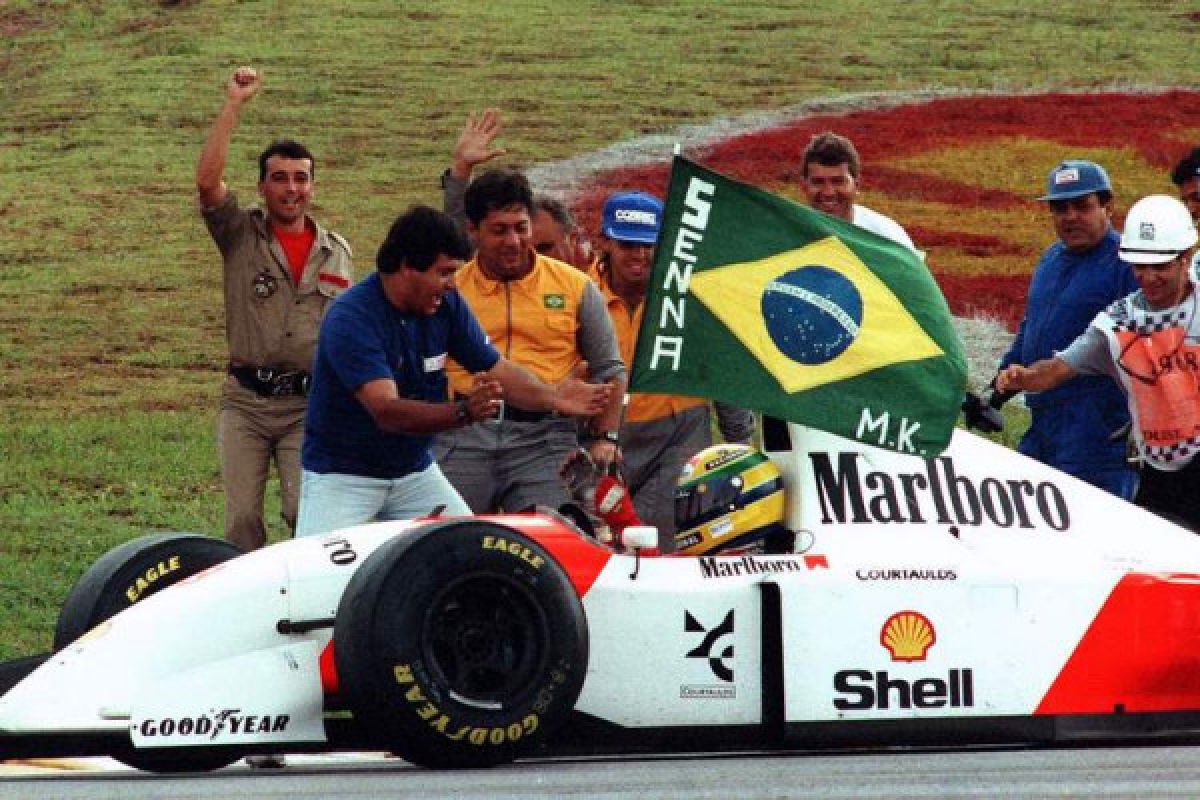 Mobil balap F-1 Senna terjual 4,19 juta euro
