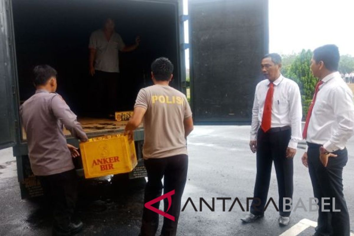 Polres Bangka Barat sita ribuan botol minuman beralkohol