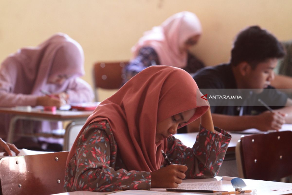 123 Anak TKI Diterima PTN Favorit