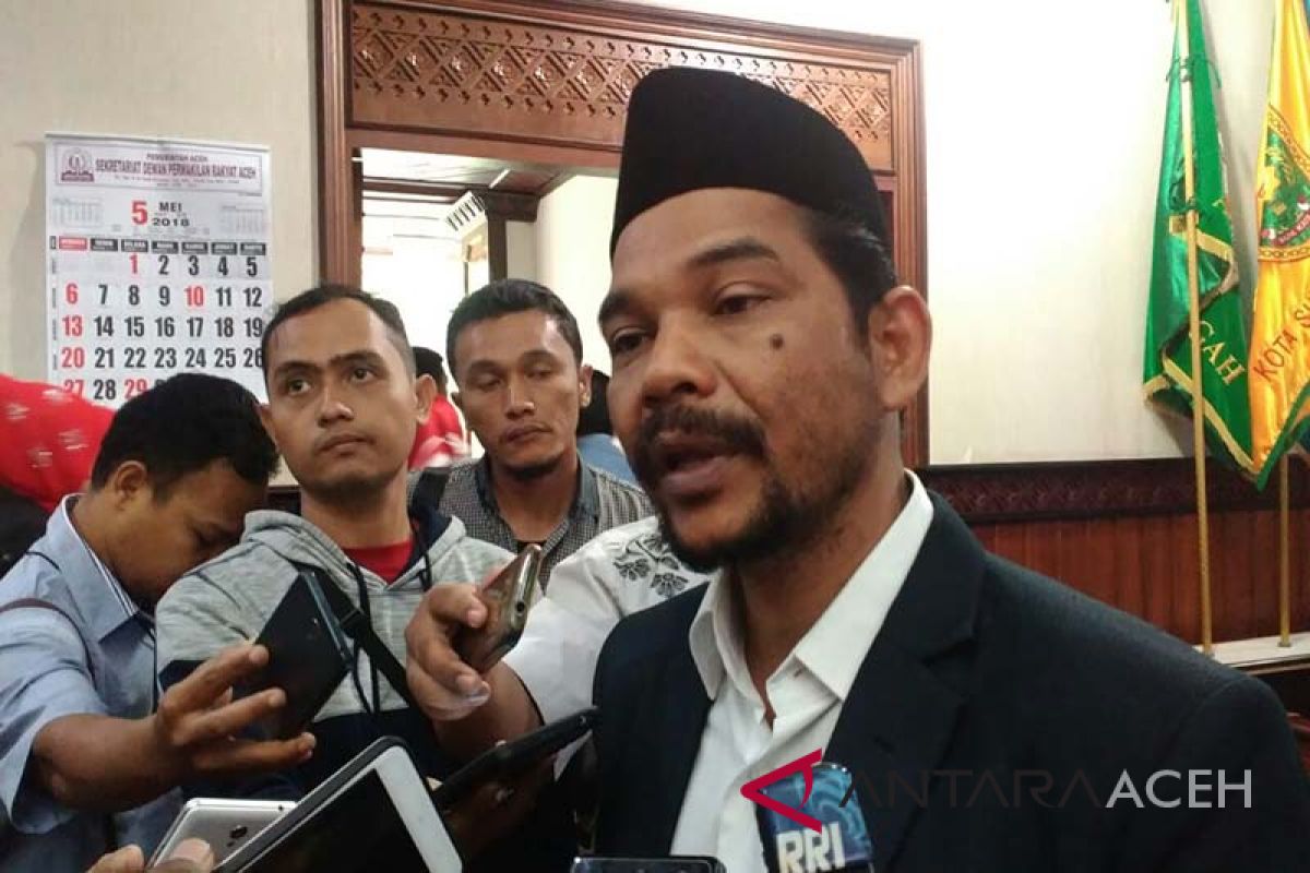 DPRA sahkan tujuh komisioner KIP Aceh