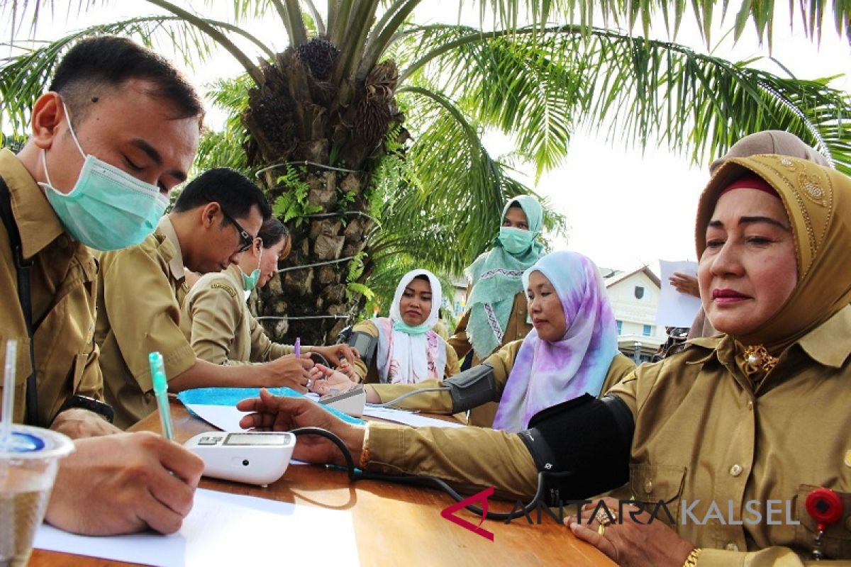 Dinkes periksa tekanan darah seluruh ASN Balangan