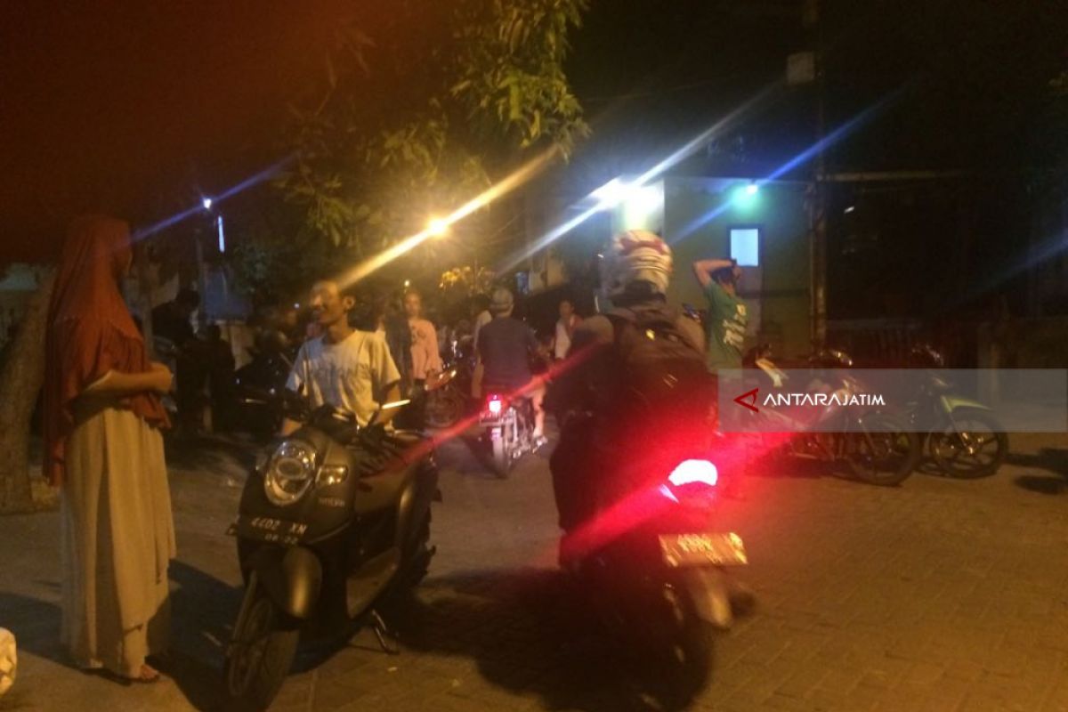 Polisi Ledakkan Bom di Gang Sikatan Surabaya