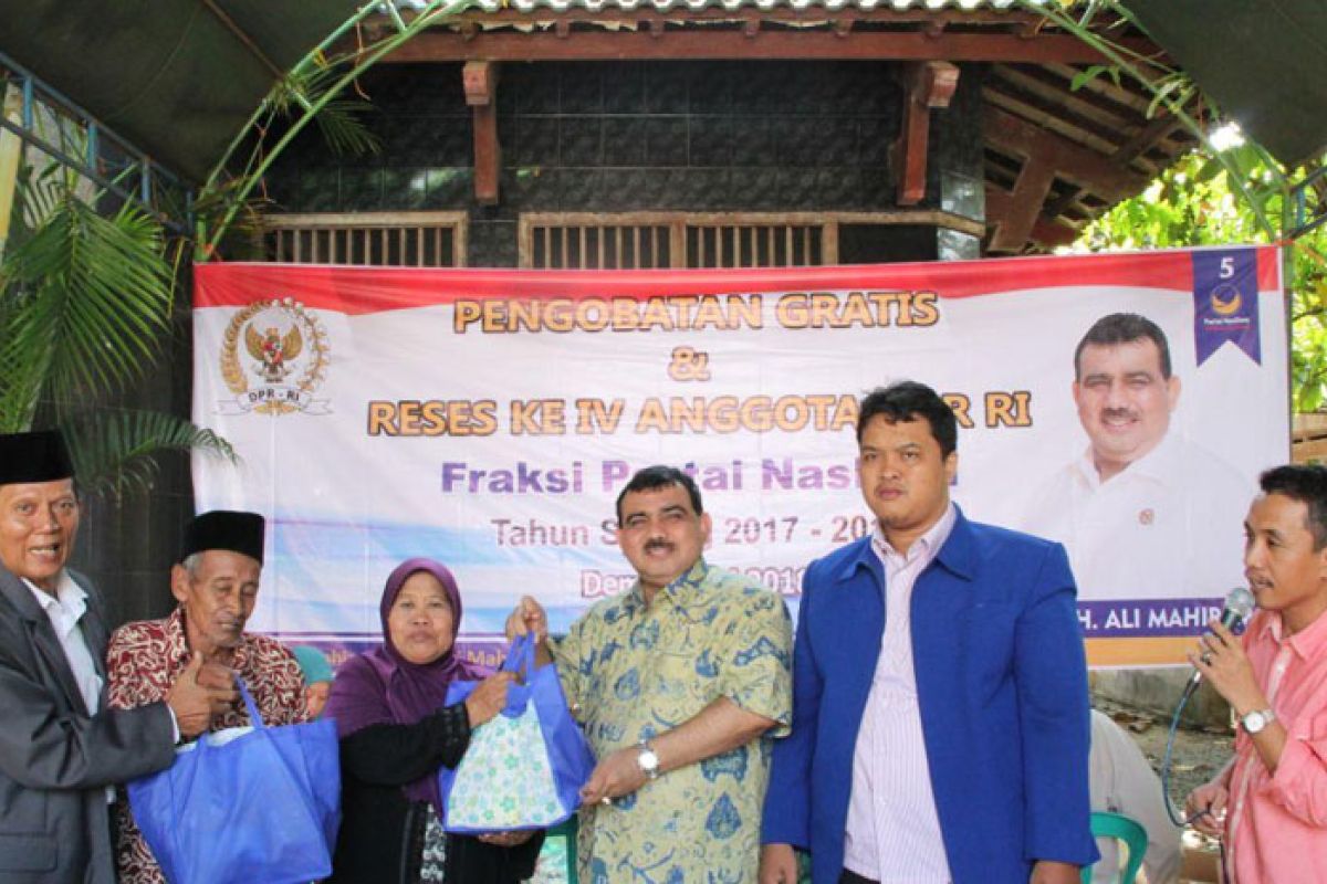 200 warga Demak nikmati pengobatan gratis