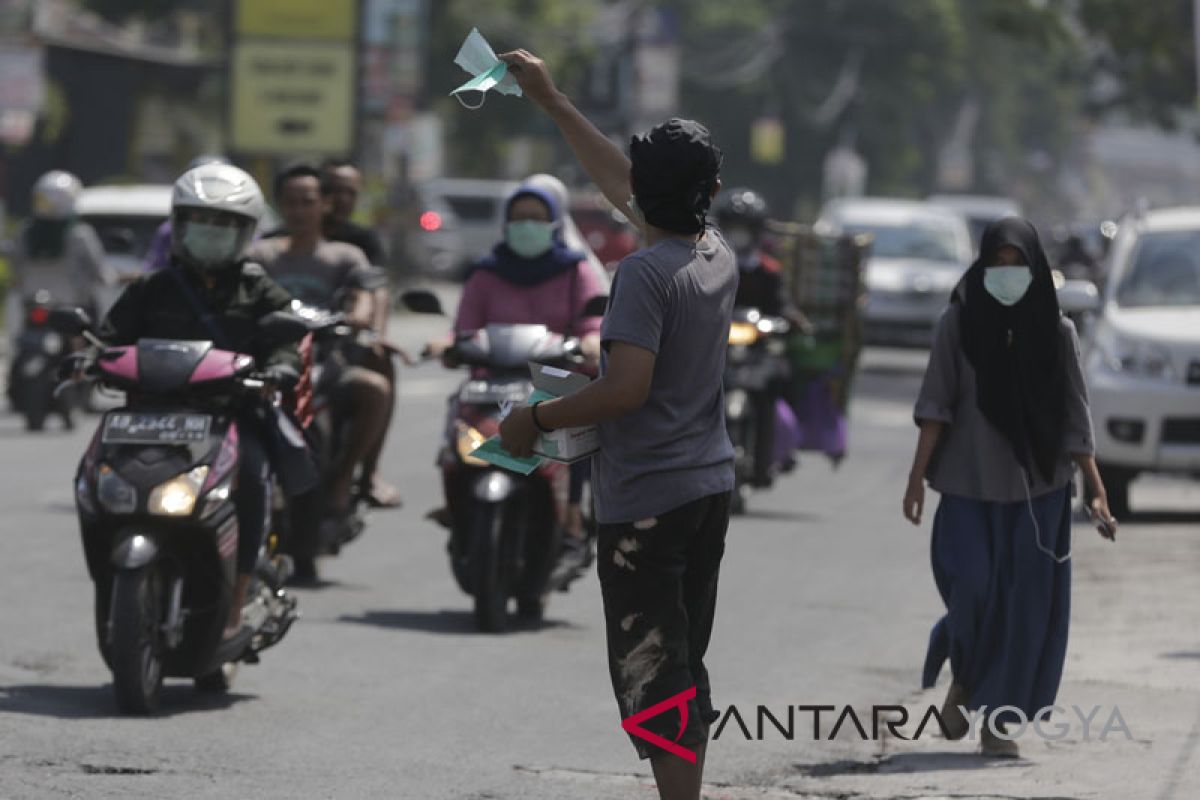 BPBD DIY siapkan 30.000 masker antisipasi hujan abu Merapi