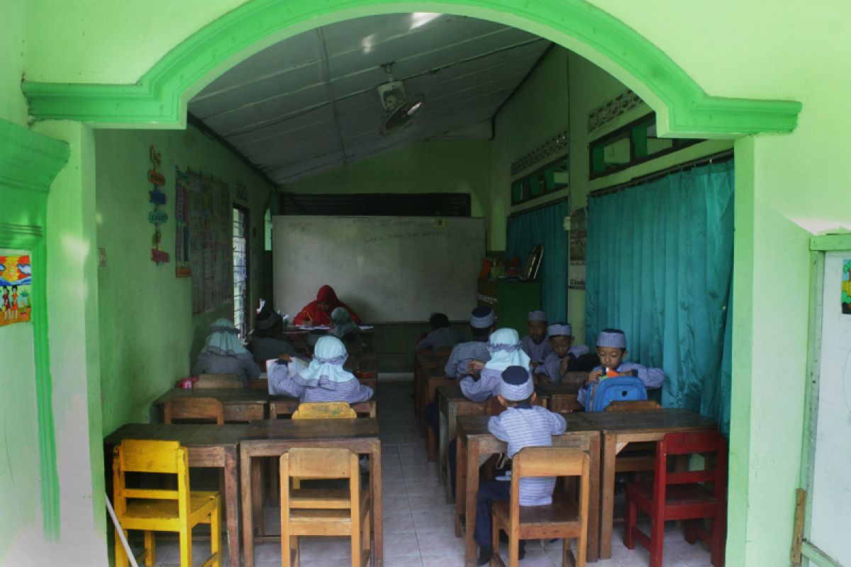 DPRD Surabaya kawal Program Zero Putus Sekolah
