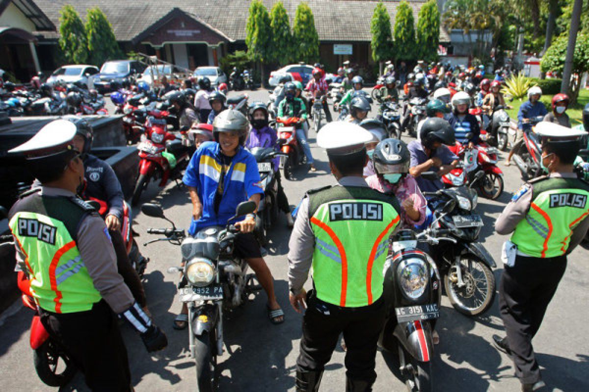 Personel Satlantas Banjar dilatih ilmu beladiri antisipasi teror di lapangan