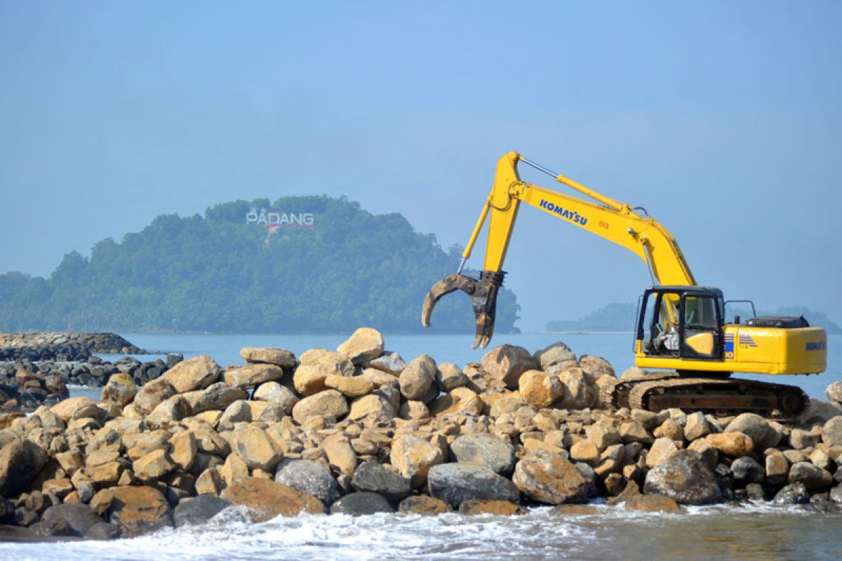 Batu pemecah ombak justru berbahaya saat tsunami, sebut kepala BNPB