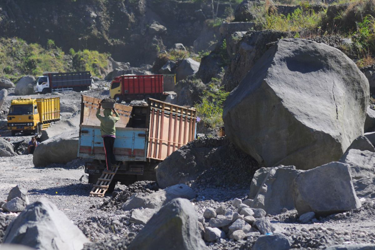 Masyarakat diharap tetap tenang sikapi Merapi