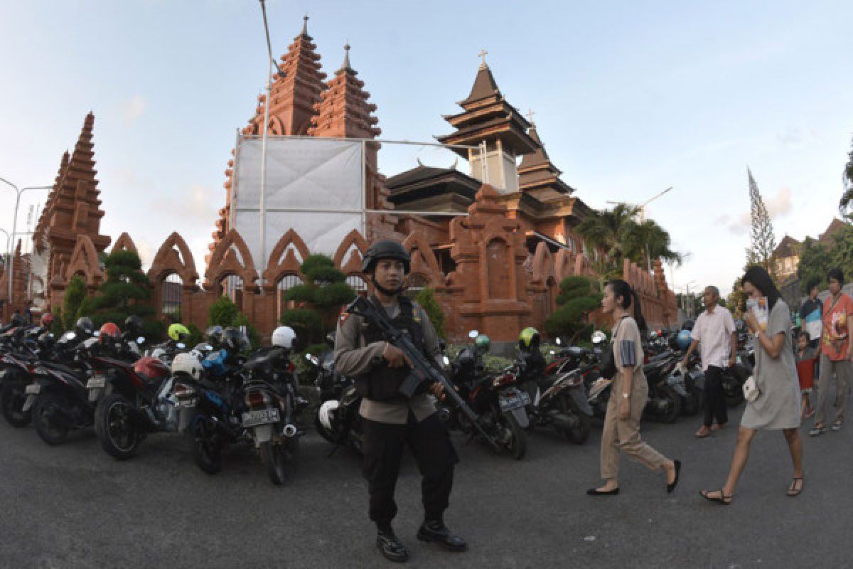 Asita yakinkan wisman Bali aman pascaledakan bom di Surabaya