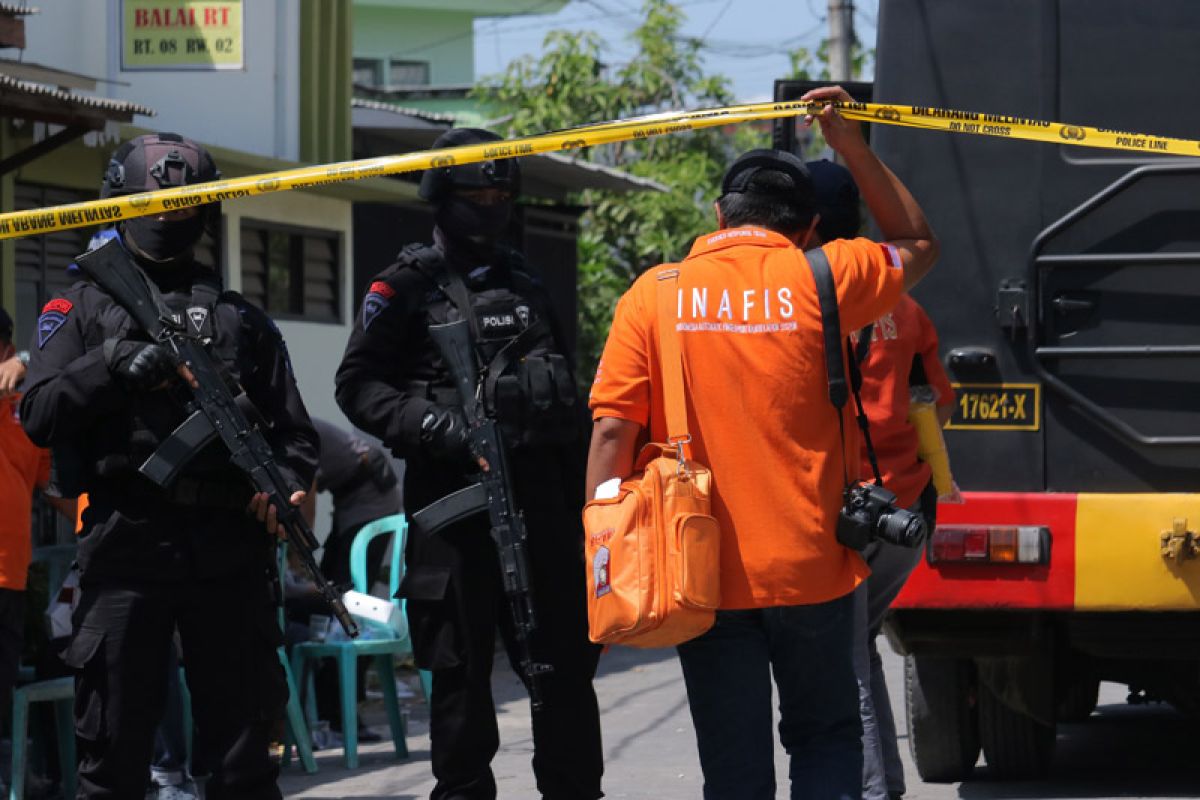 Tiga tersangka teroris Probolinggo diduga terlibat bom Surabaya-Sidoarjo