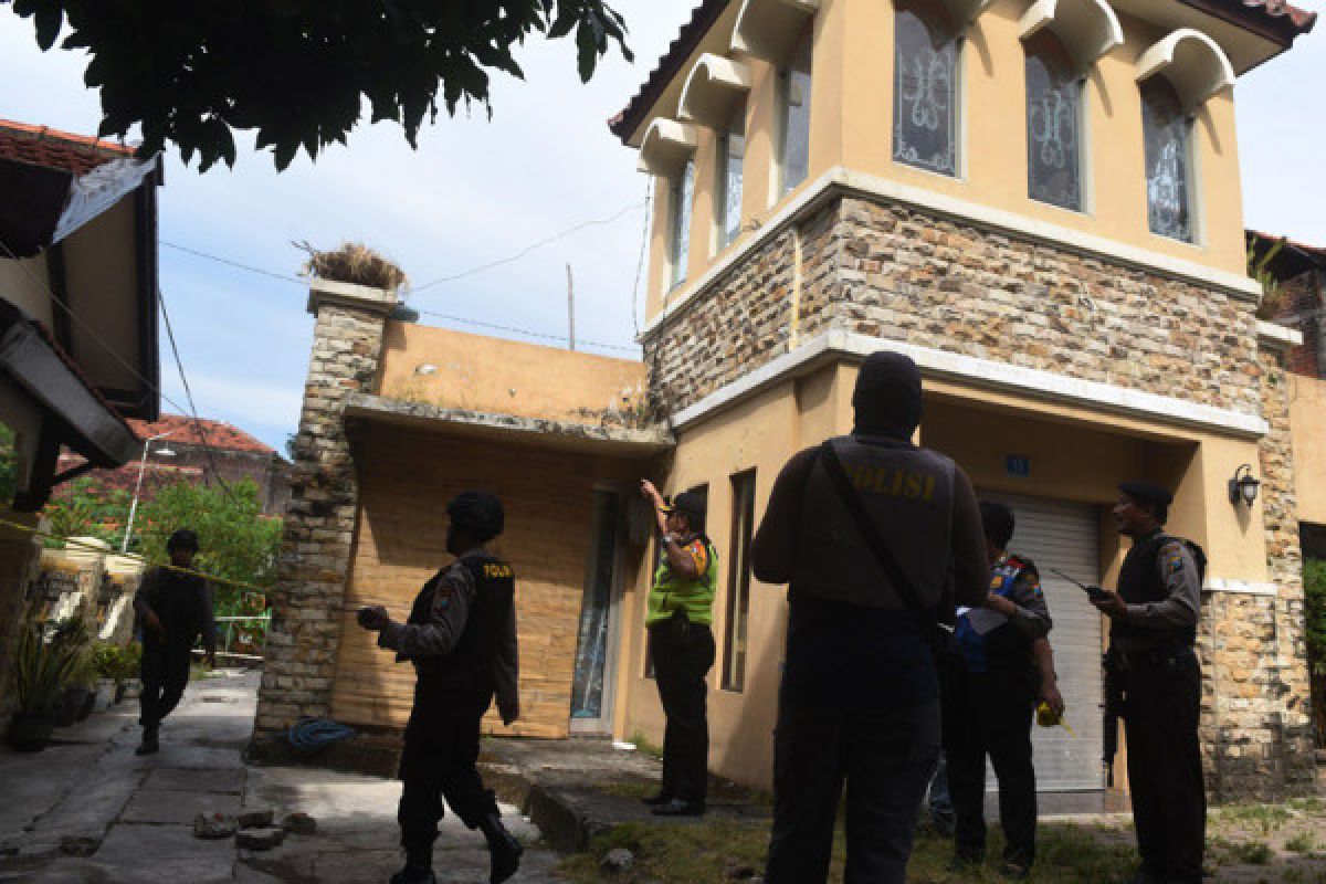 Densus 88 gerebek rumah terduga teroris di Mojokerto