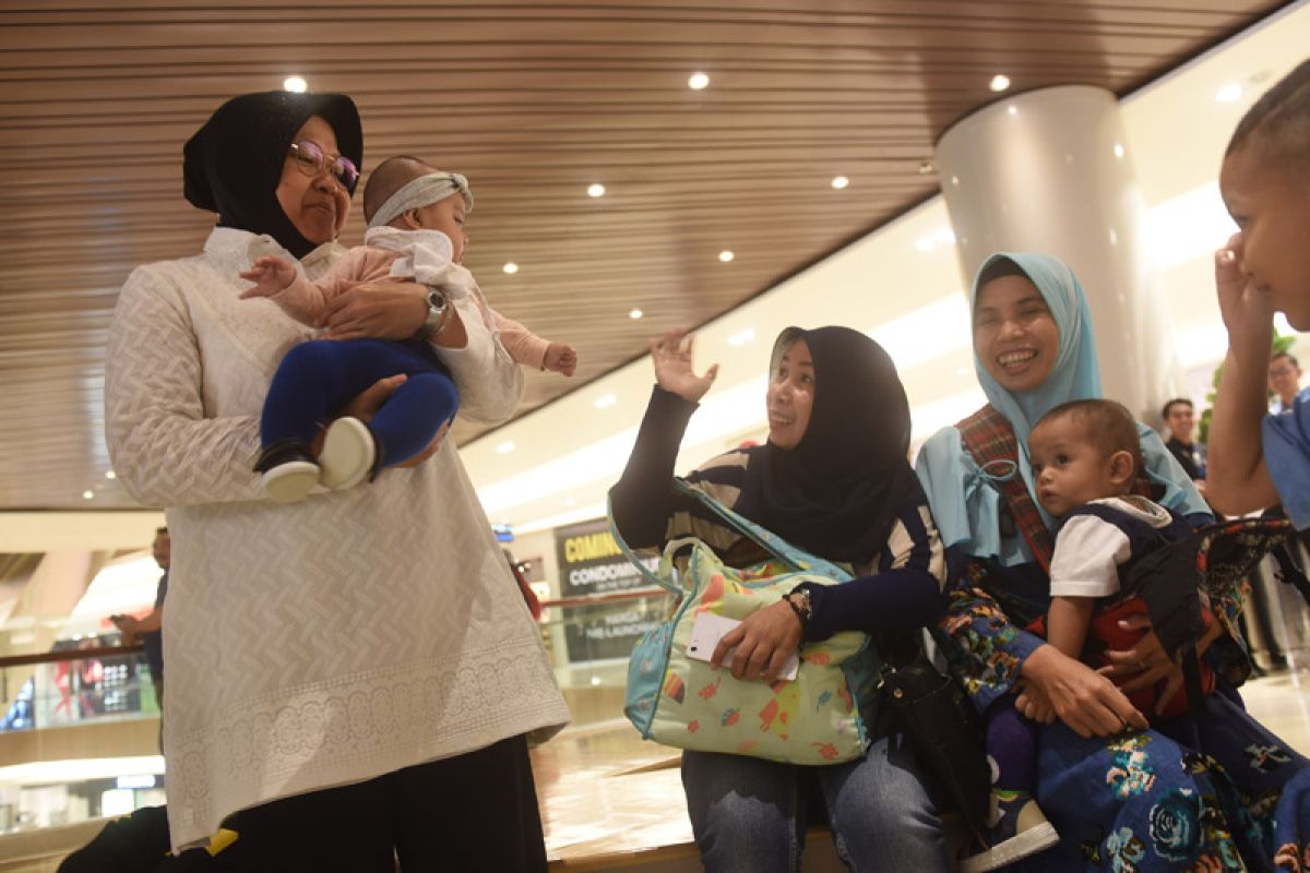 Activities at shopping centers return to normal: Surabaya mayor