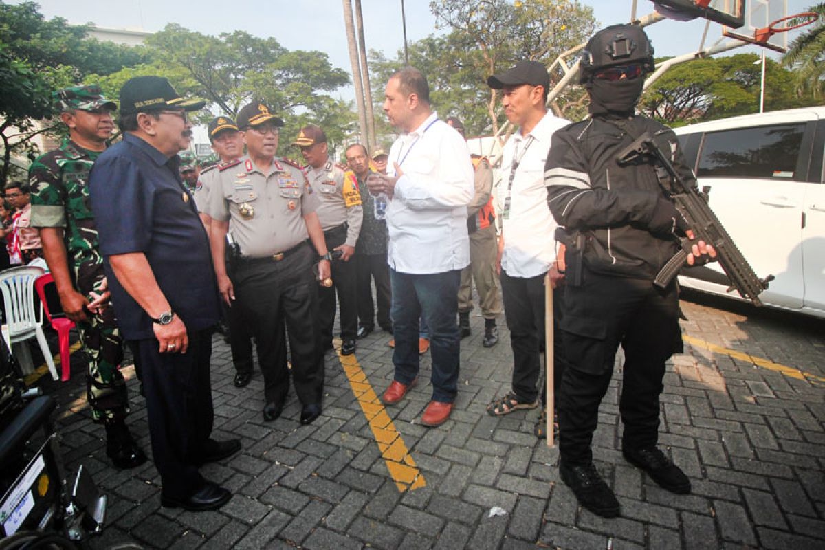 Sepekan pasca-teror bom, gereja di Surabaya dijaga ketat