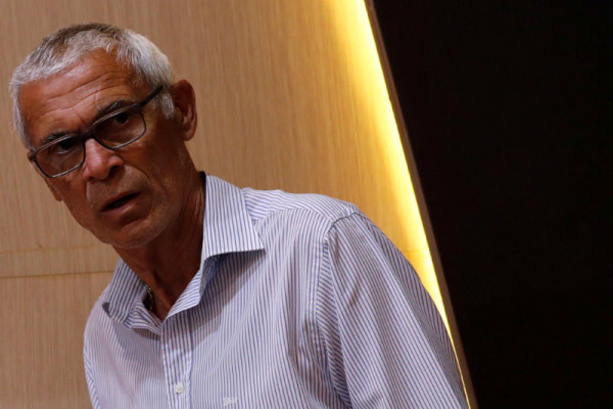 Cuper latih timnas Uzbekistan