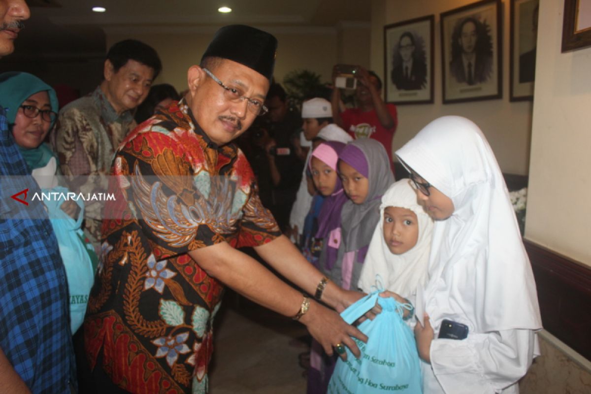 DPRD Surabaya Santuni Ratusan Anak Yatim Piatu