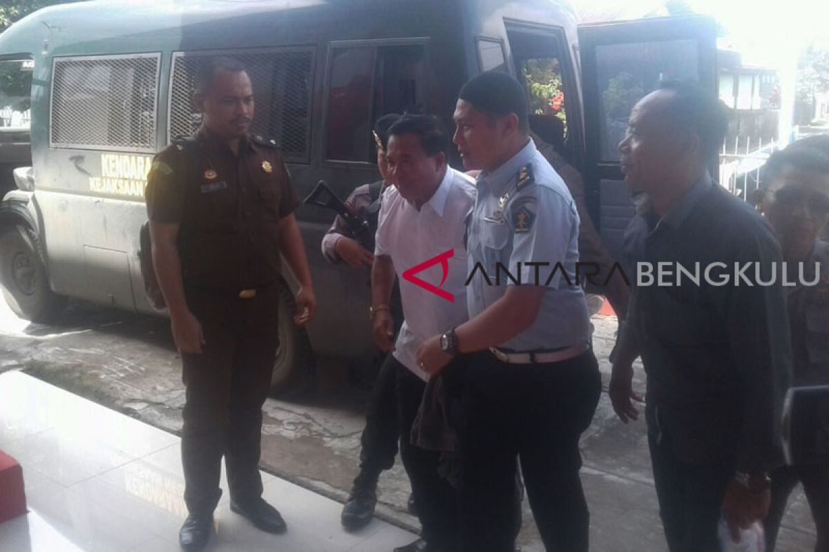 Terlibat korupsi, mantan Bupati Kepahiang ditahan