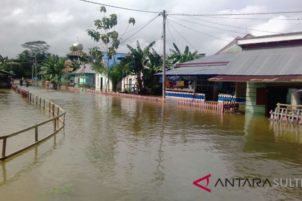 Sabtu, gubernur tinjau korban banjir Konawe Utara