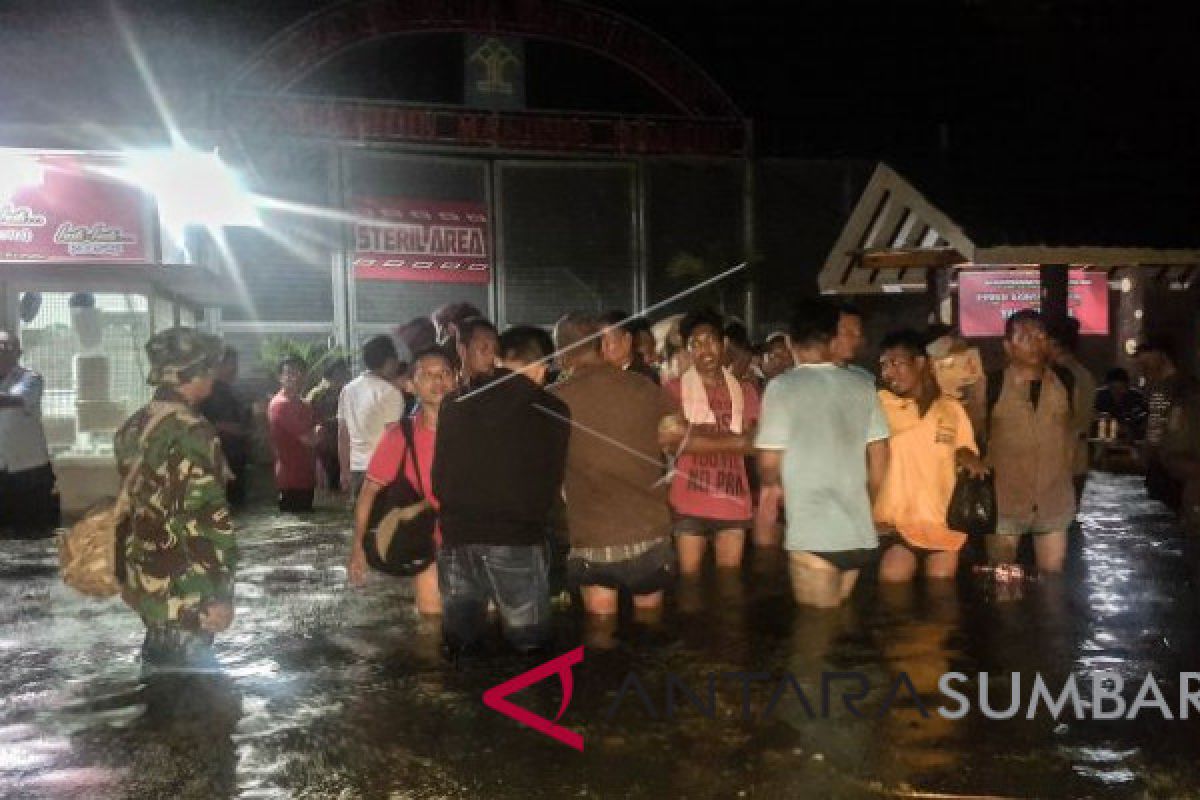 Transportasi Sulteng-Sultra lumpuh akibat banjir