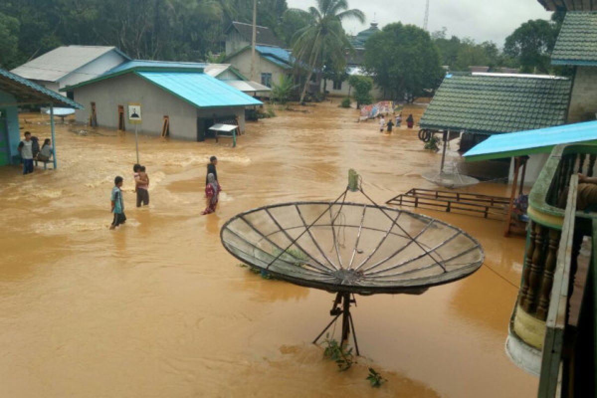 Curah hujan meningkat, sejumlah kecamatan di Kapuas Hulu rawan banjir