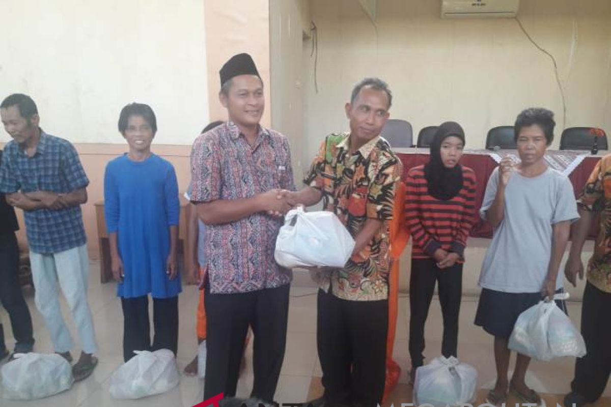 DPRD dan TPD Bogor salurkan bantuan sembako (Video)