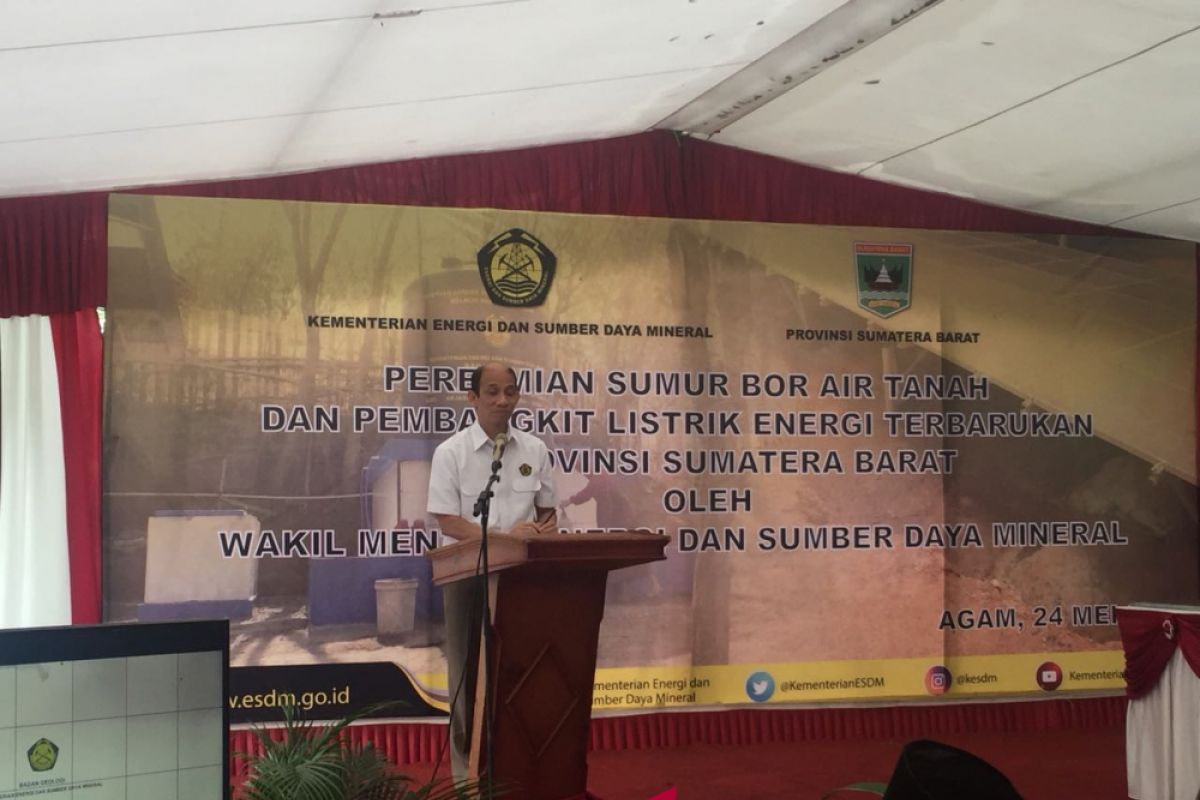 Wamen ESDM resmikan sumur bor tanah dan PLT EBT di Sumbar