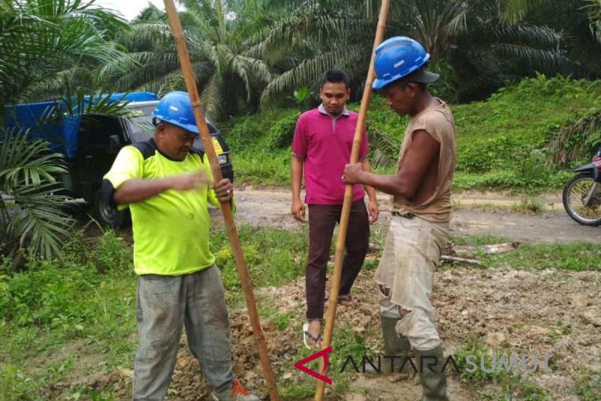 Desa terpencil Langkat menikmati aliran listrik