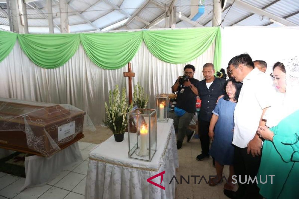Djarot Saiful kunjungi korban bom Surabaya